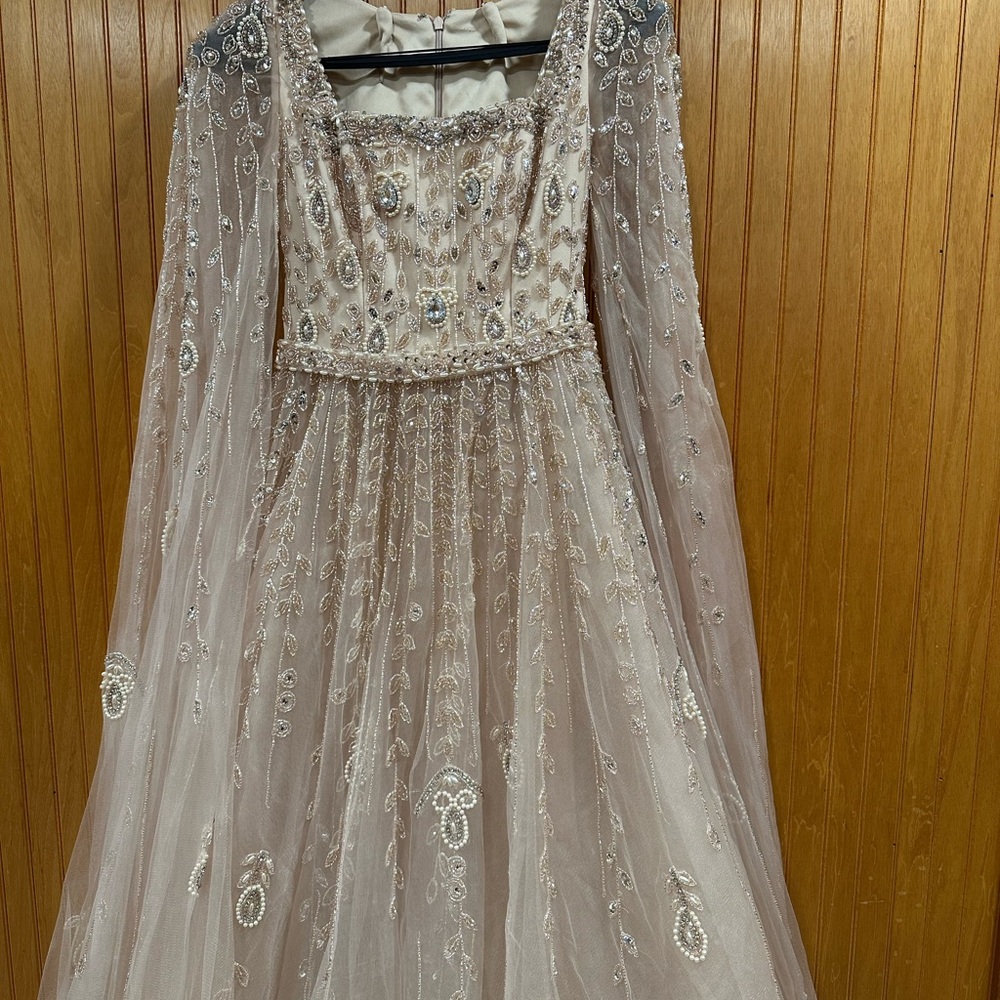 Beautiful engagement dress/ evening gown - Picture 2 of 4